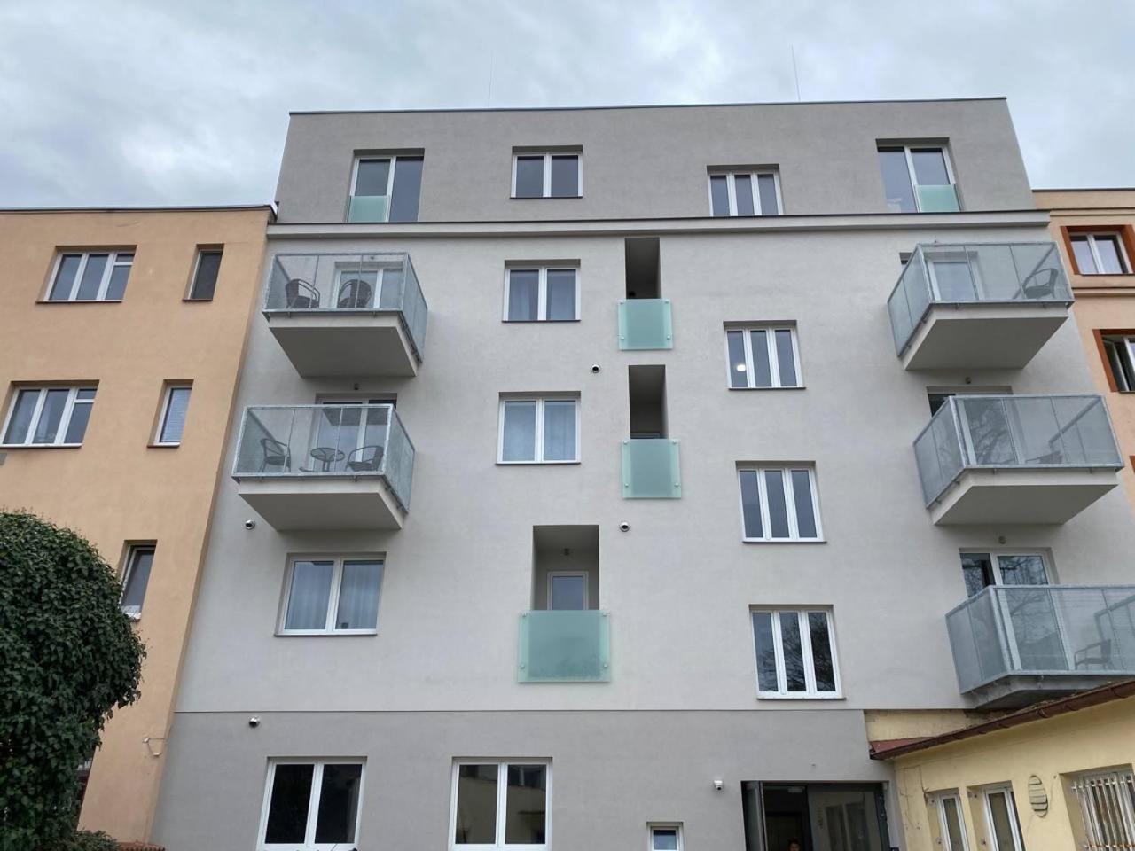 Perla Hradce 101 Apartment Hradec Kralove Luaran gambar