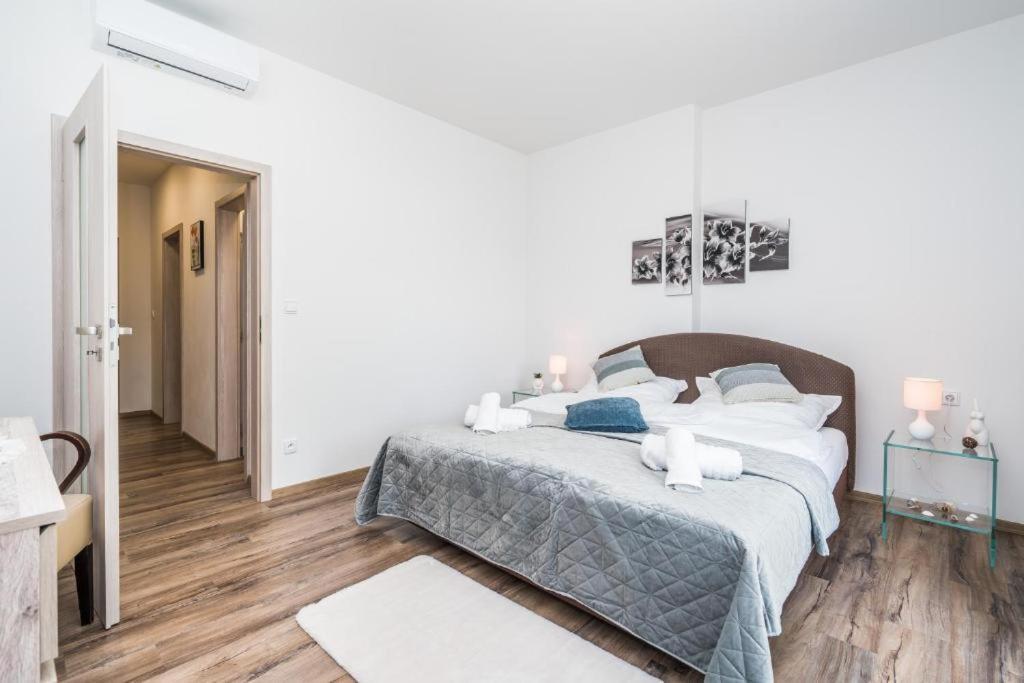Perla Hradce 101 Apartment Hradec Kralove Luaran gambar
